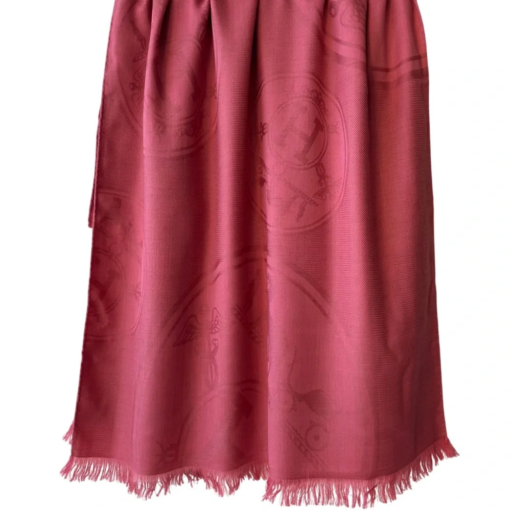 Hermes NWT scarf/ETOLE NEW LIBRIS STOLE CONFETTIS D'EX-LIBRIS CS/POMMETTE - Picture 2 of 12